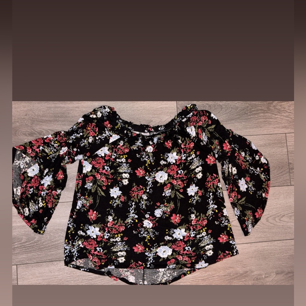 Time & Tru Medium Flared Sleeves Off Shoulder Floral Blouse Lightweight Dressy